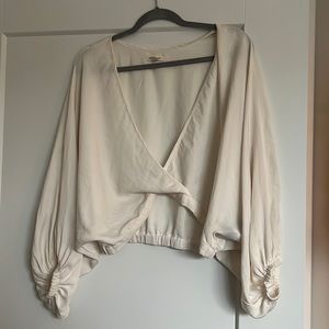 Silence + Noise Medium Cream Crop Shirt